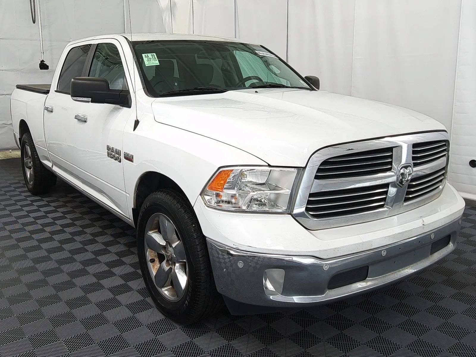 Used 2018 RAM 1500 SLT RWD image 5