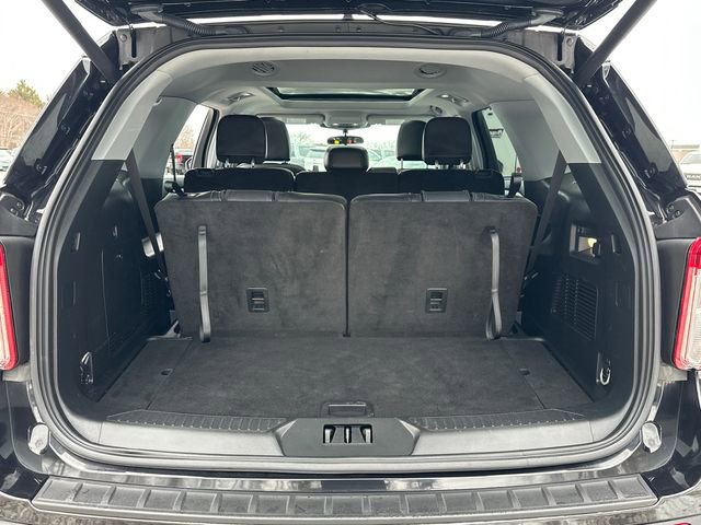 Used 2023 Ford Explorer XLT w/ Equipment Group 202A image 13