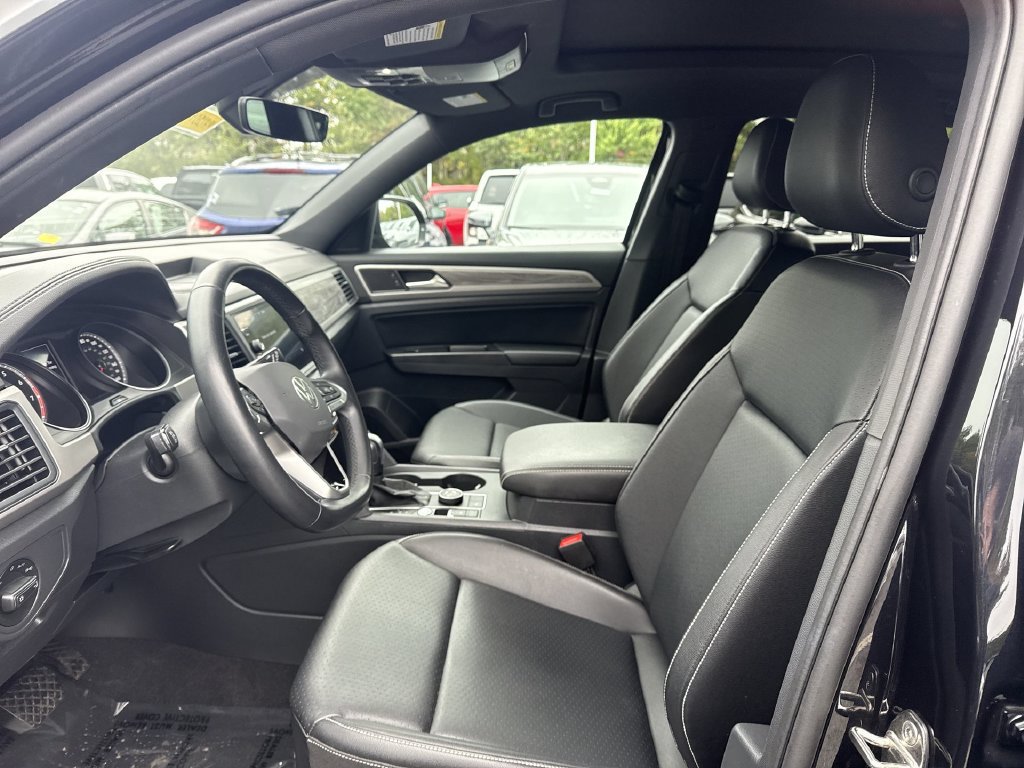 Used 2020 Volkswagen Atlas Cross Sport SE w/ Panoramic Sunroof Package AWD/4WD image 13