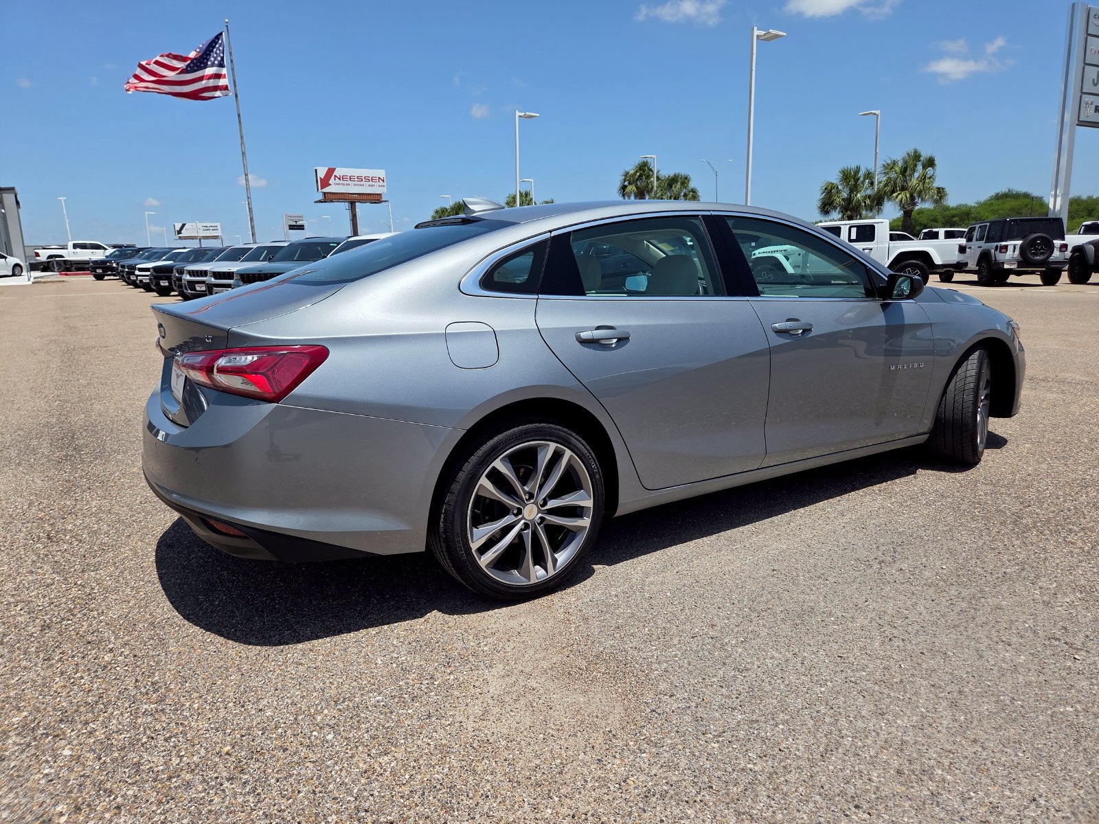 Used 2024 Chevrolet Malibu LT FWD image 7