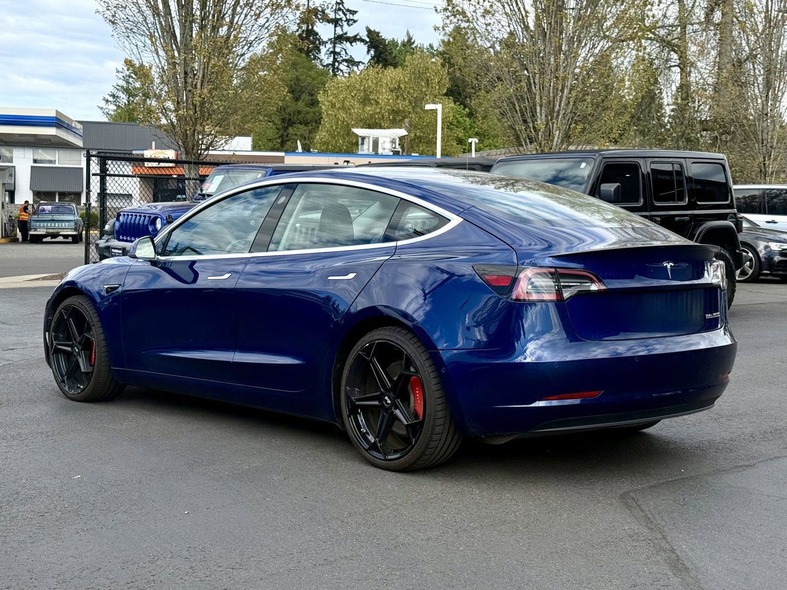 Used 2020 Tesla Model 3 Performance image 4
