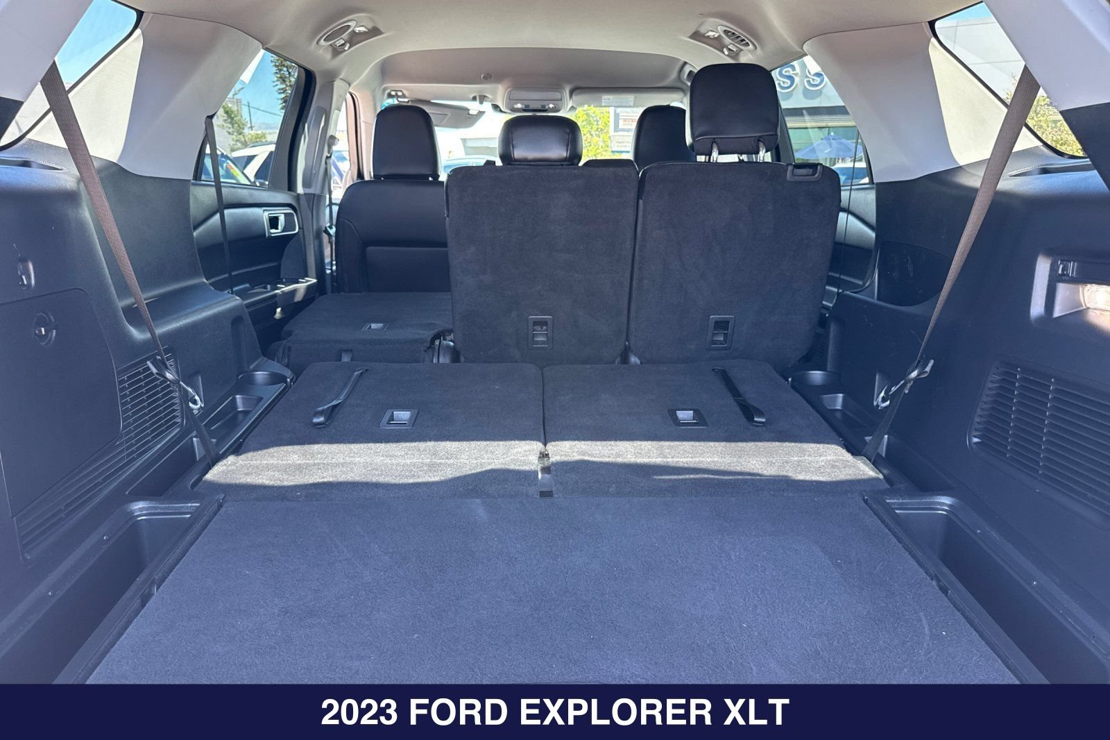 Certified 2023 Ford Explorer XLT w/ Equipment Group 202A AWD/4WD image 18