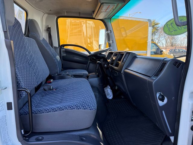 Used 2023 Isuzu NPR image 19