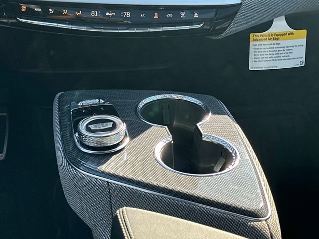 New 2026 Cadillac Optiq Luxury 1 image 4