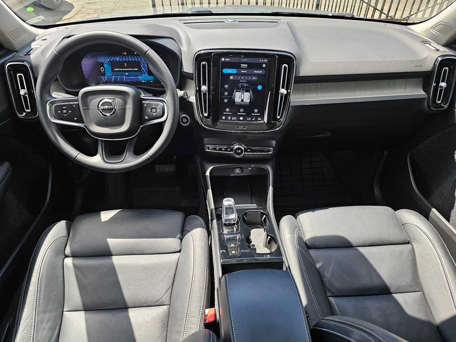 Certified 2023 Volvo XC40 B5 Plus w/ Protection Package Premier AWD/4WD image 19