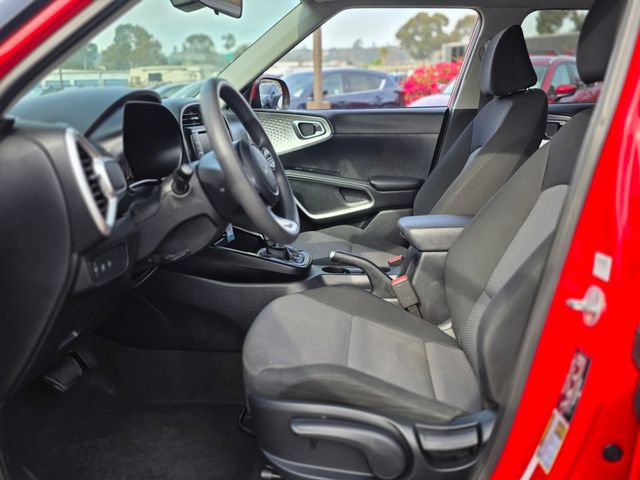 Used 2023 Kia Soul LX image 13