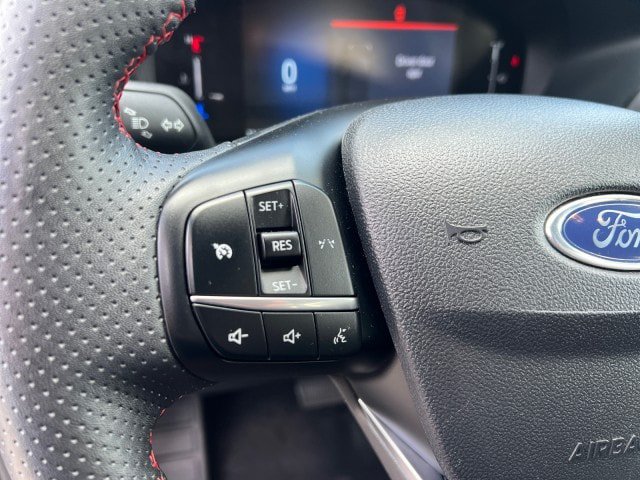 Certified 2025 Ford Escape ST-Line Select AWD/4WD image 16