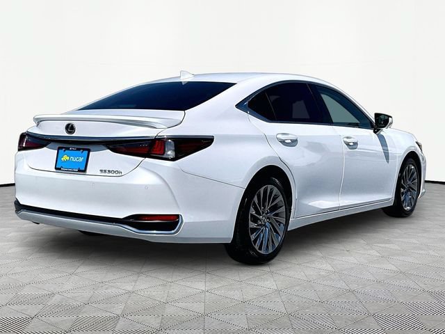 Used 2025 Lexus ES 300h Ultra Luxury w/ Accessory Package (Z2) FWD image 6