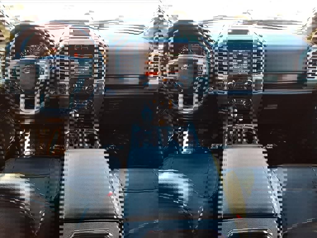 Used 2015 Ford F150 Lariat w/ Equipment Group 502A Luxury image 2