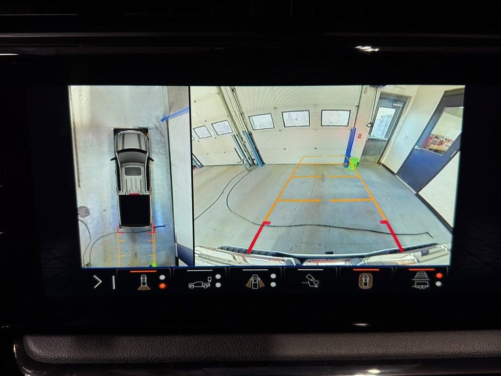 Used 2025 GMC Sierra 1500 AT4 w/ AT4 Premium Package image 33