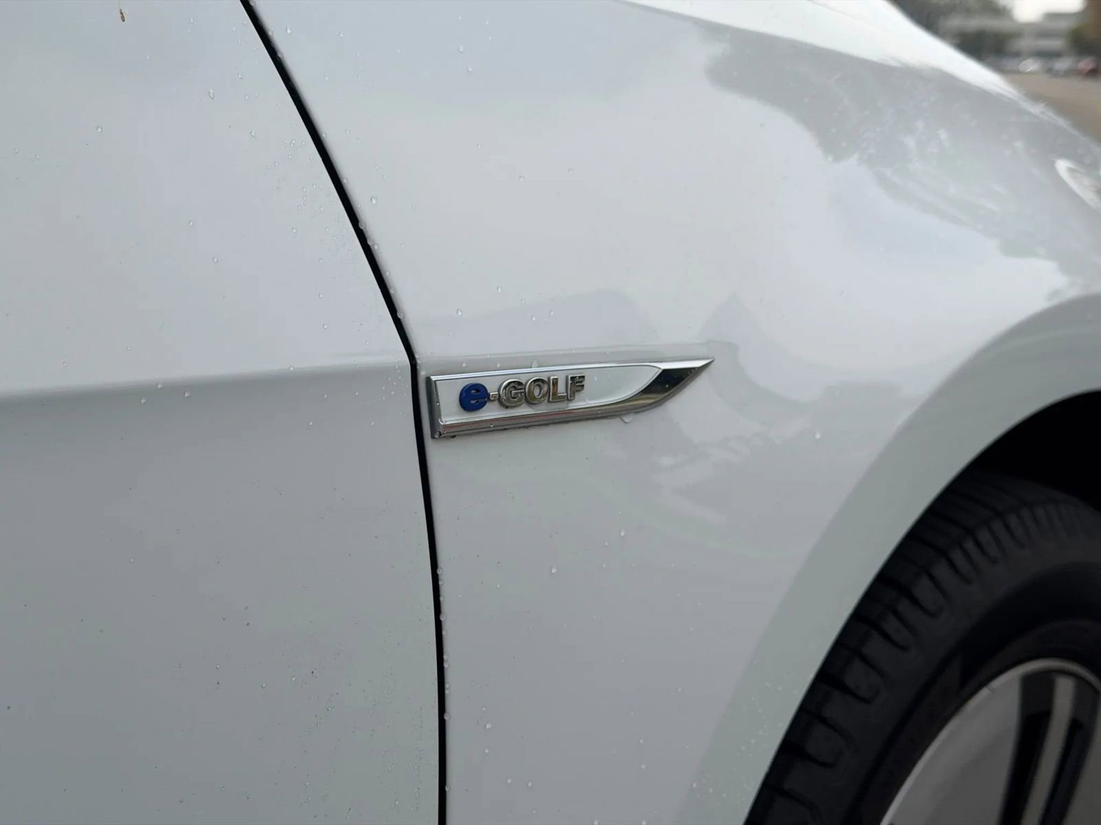 Used 2016 Volkswagen e-Golf SE w/ DC Fast Charging Package image 9