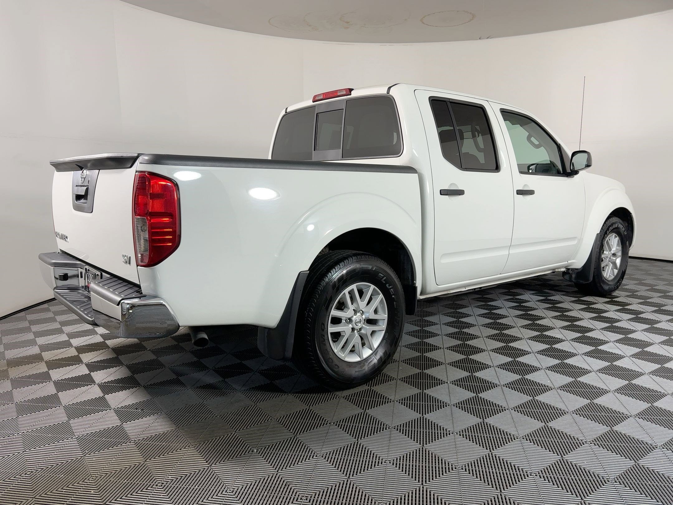 Used 2021 Nissan Frontier SV image 8