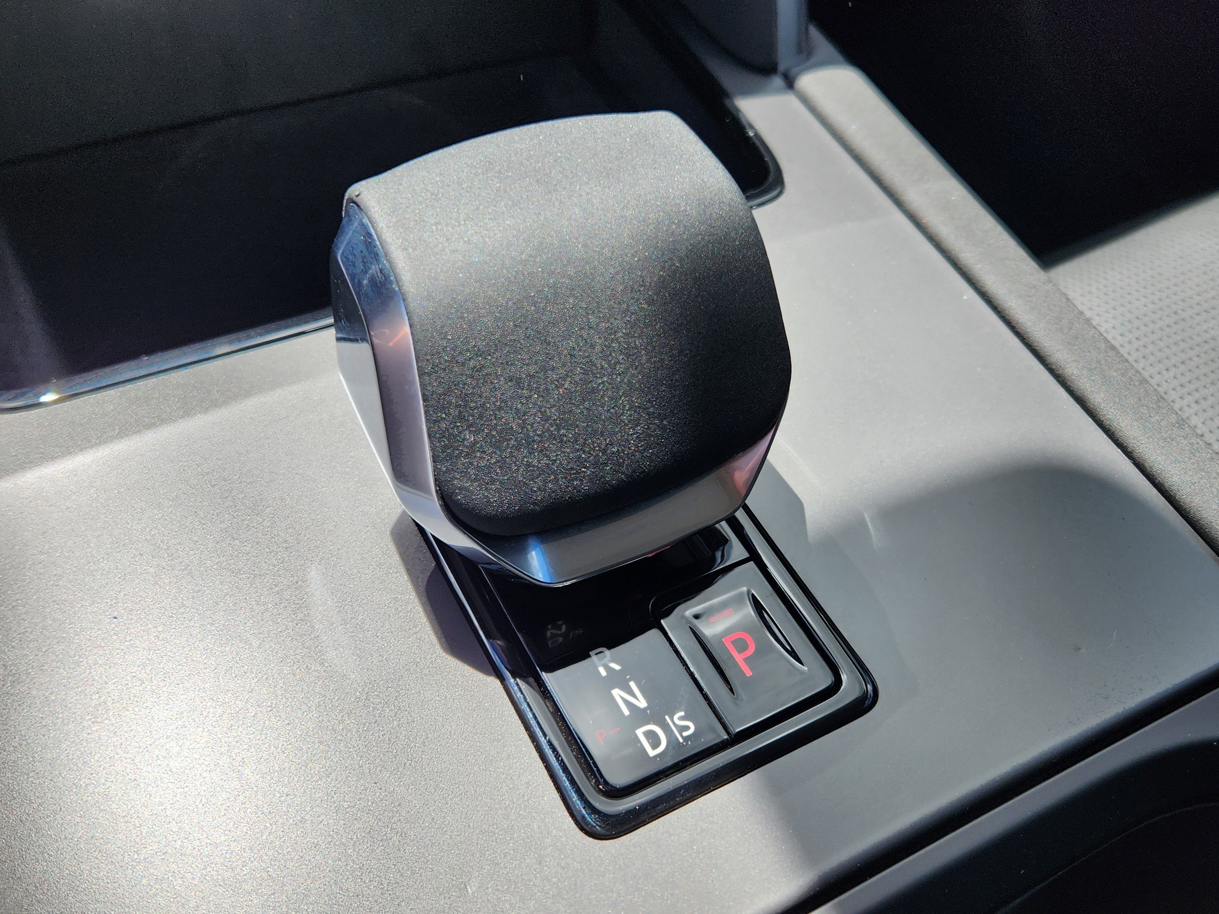 Certified 2024 Land Rover Discovery Sport S image 22