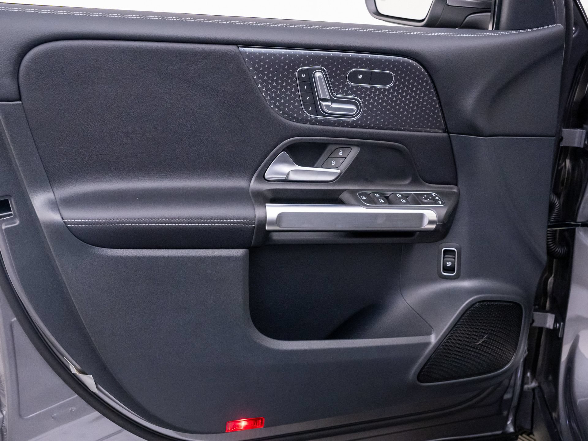 New 2026 Mercedes-Benz GLB 250 4MATIC image 14