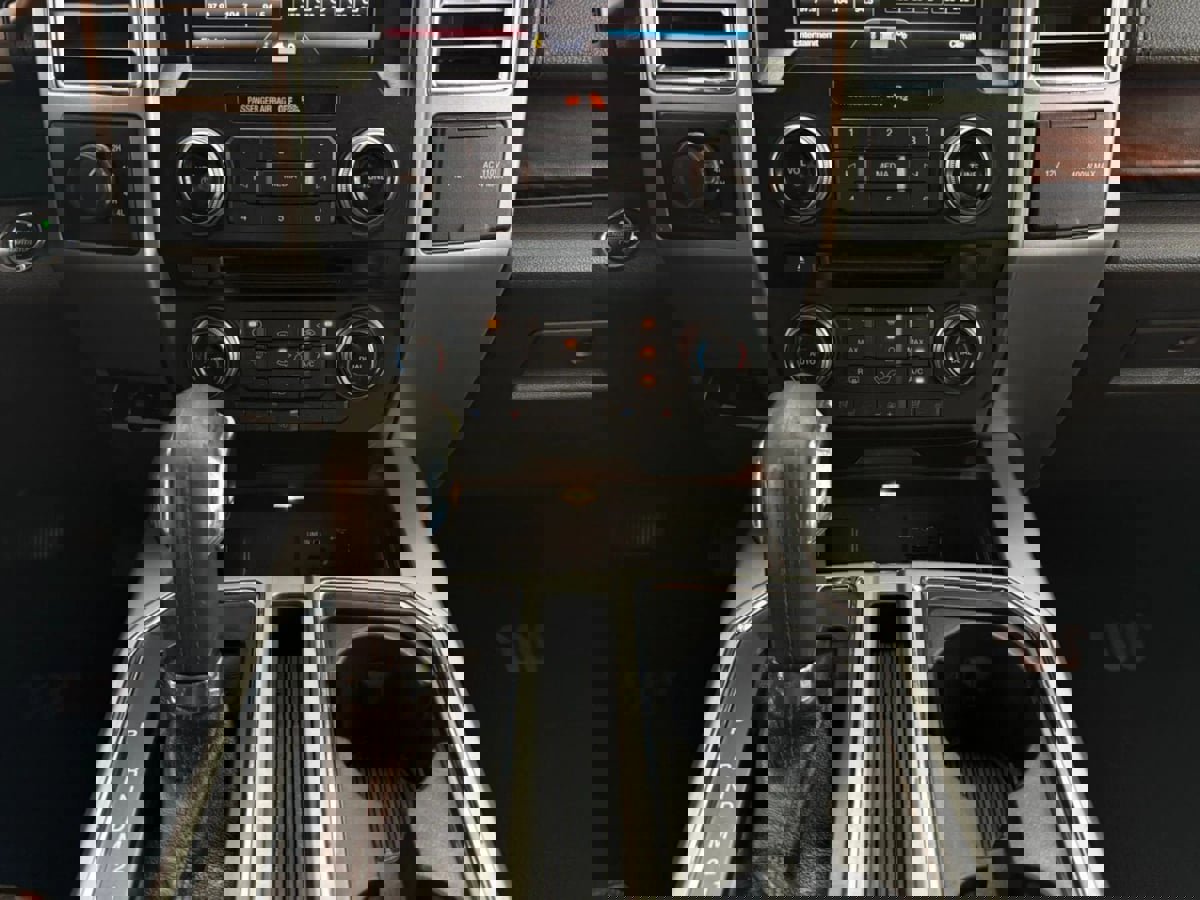 Used 2015 Ford F150 King Ranch w/ Equipment Group 601A Luxury AWD/4WD image 32