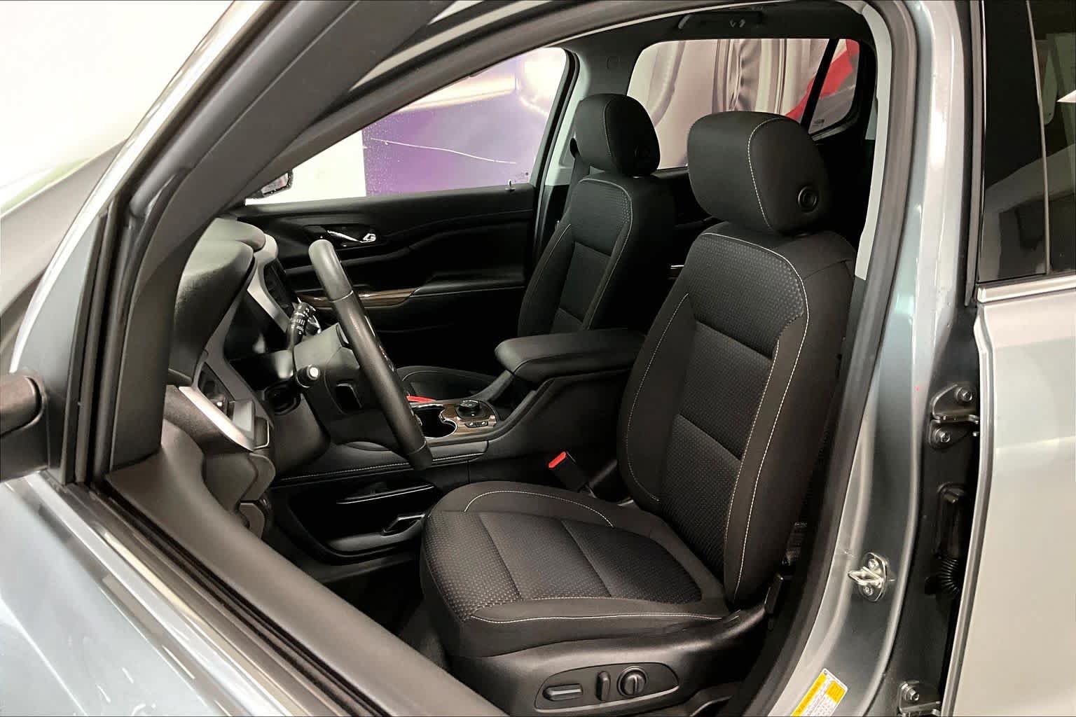 Used 2023 GMC Acadia SLE w/ Driver Convenience Package AWD/4WD image 9