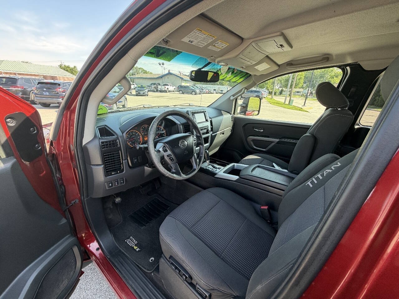 Used 2015 Nissan Titan PRO-4X AWD/4WD image 14