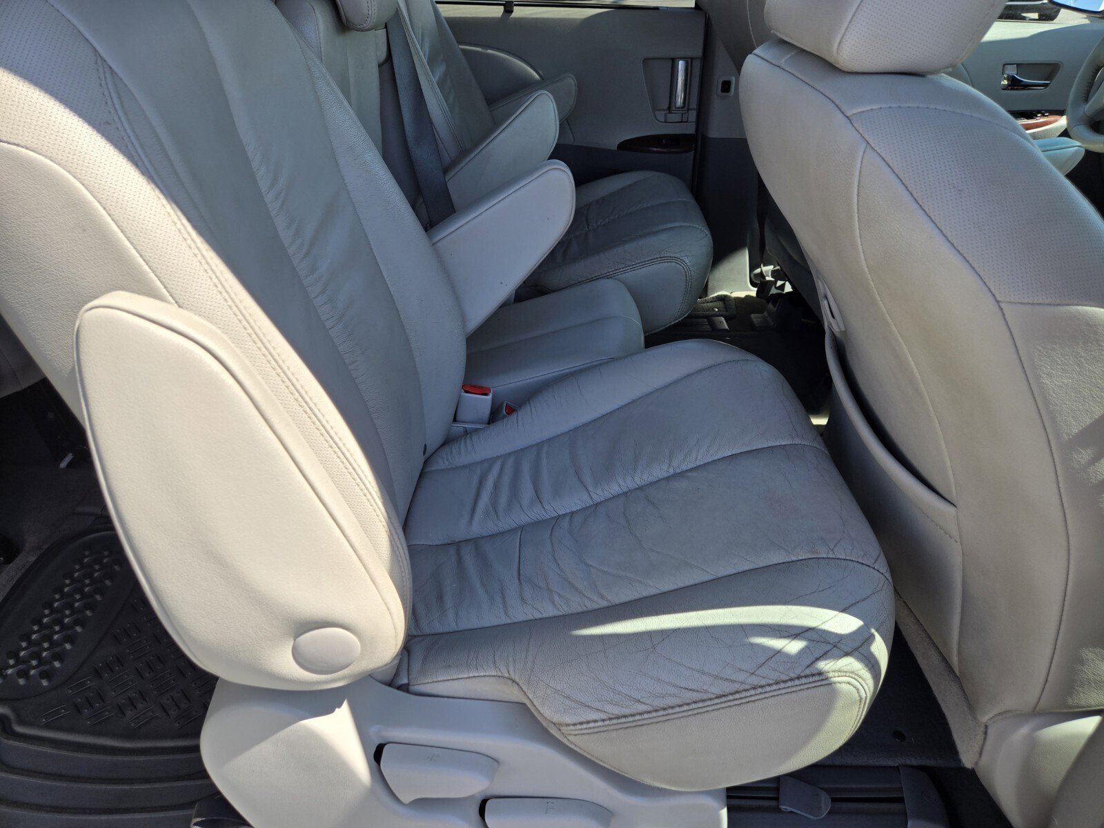 Used 2012 Toyota Sienna XLE FWD image 13