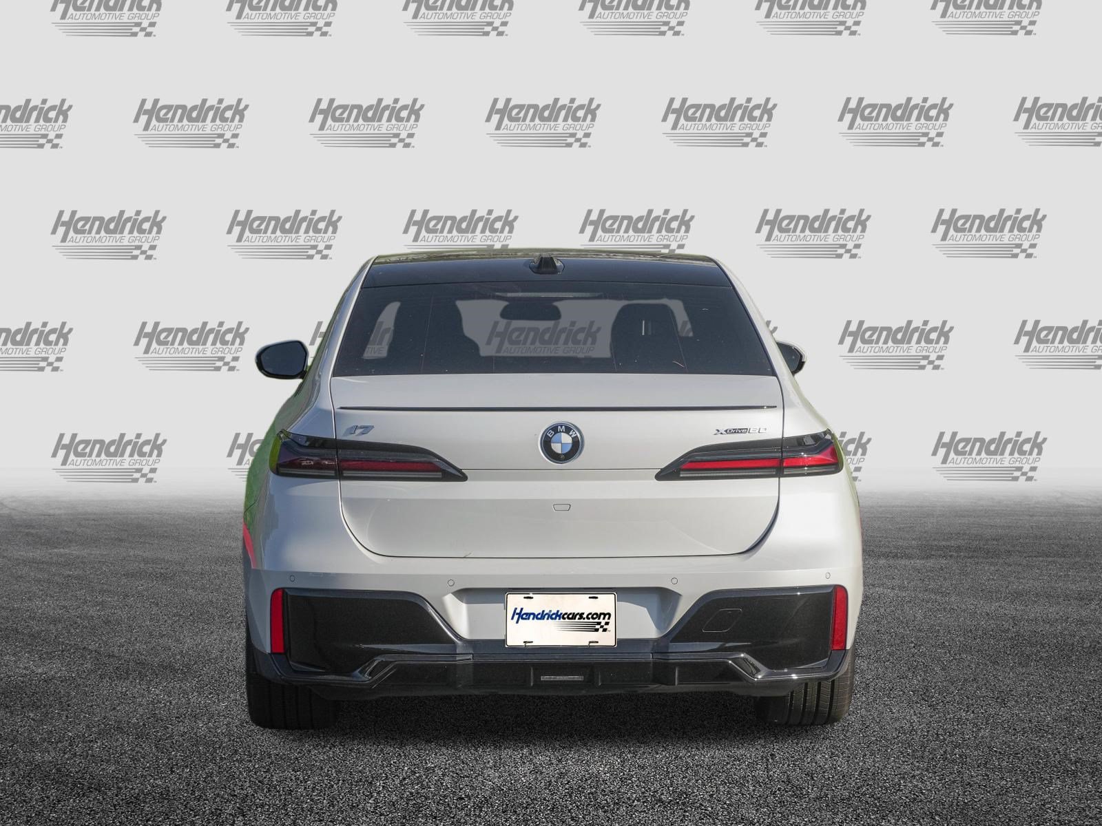 Certified 2023 BMW i7 xDrive60 AWD/4WD image 8