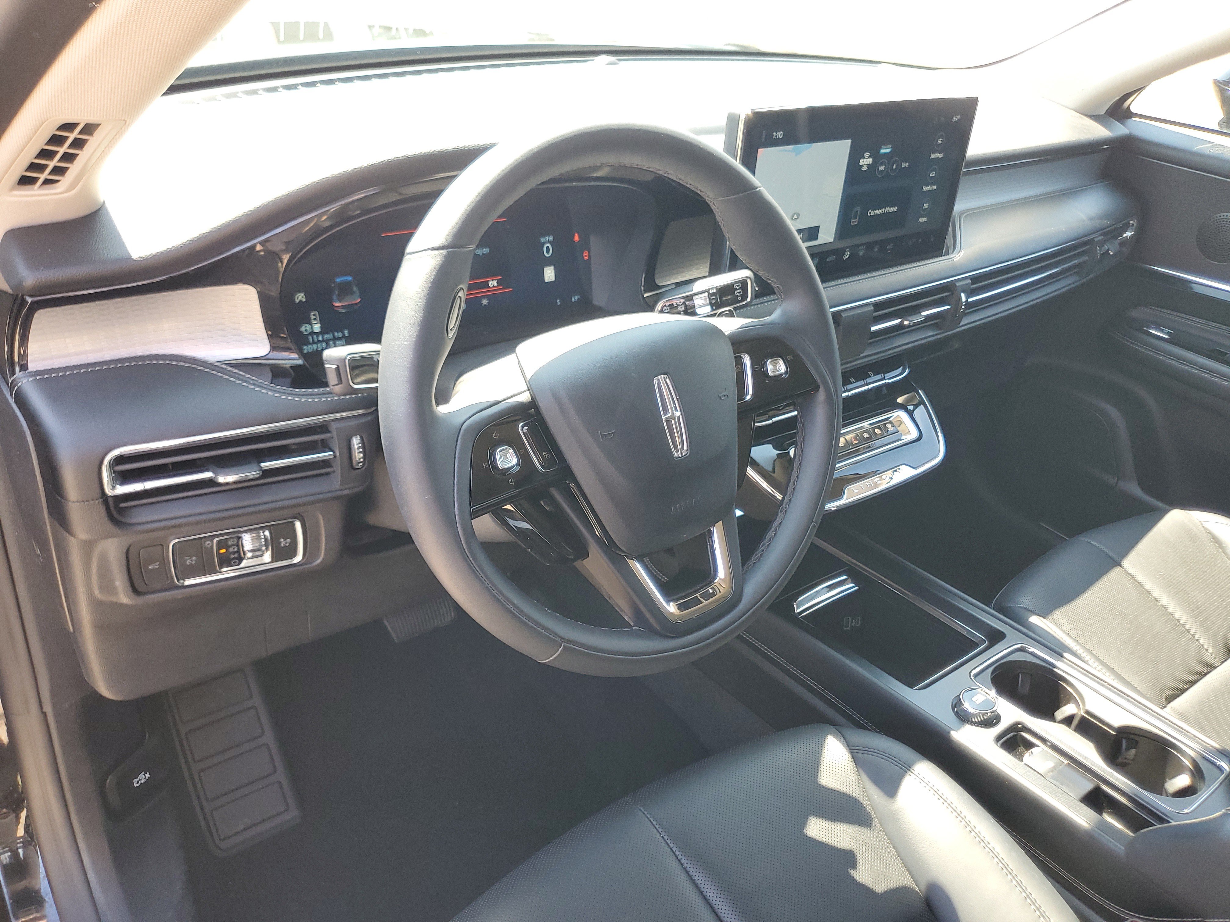 Certified 2024 Lincoln Corsair AWD w/ Equipment Group 101A image 13