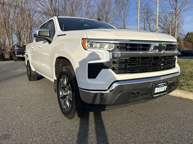 Used 2022 Chevrolet Silverado 1500 LT AWD/4WD image 2