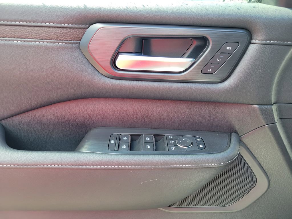 New 2025 Nissan Armada SL w/ Captain's Chari Seat Package image 14