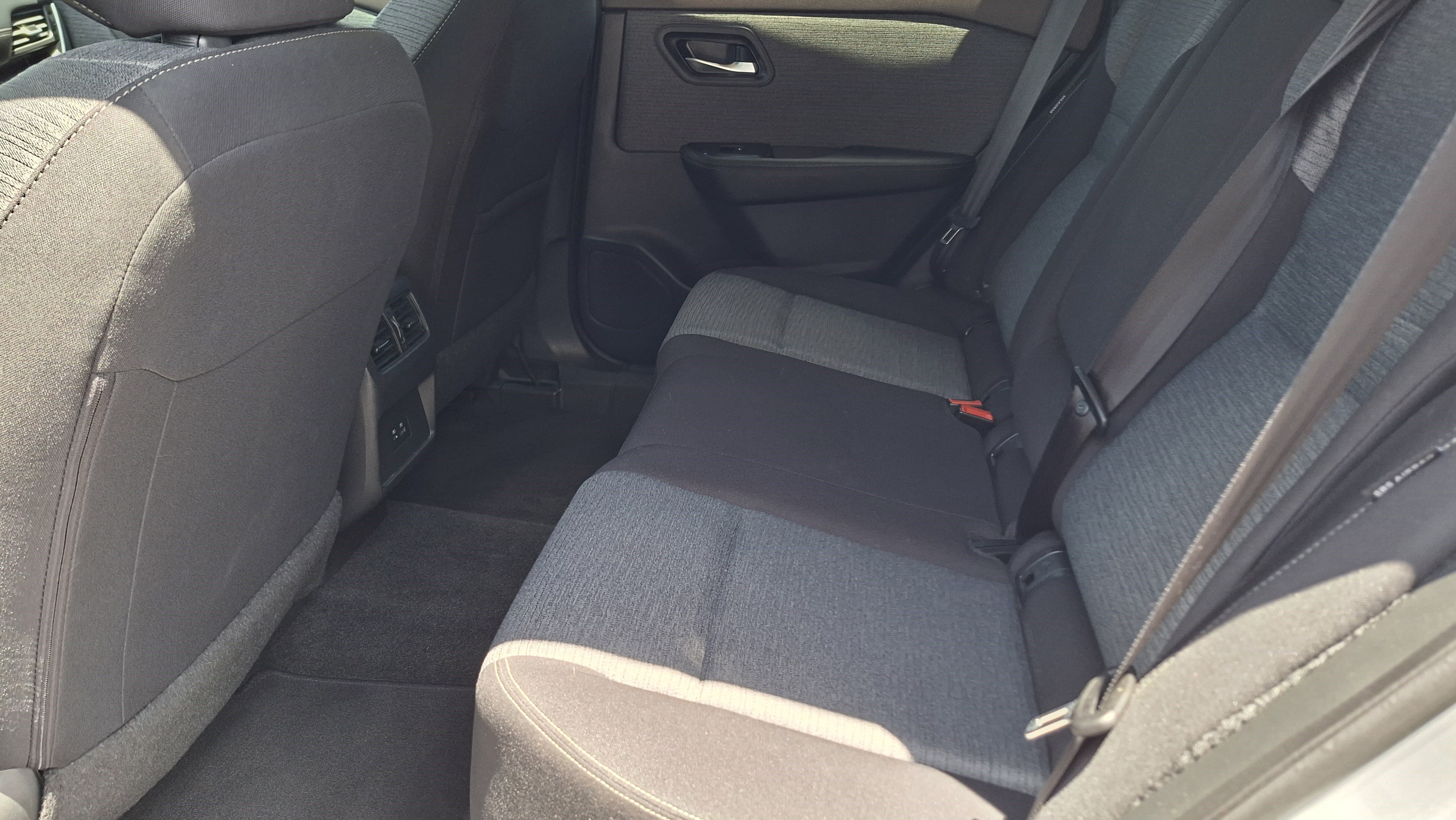 Used 2023 Nissan Rogue SV FWD image 20