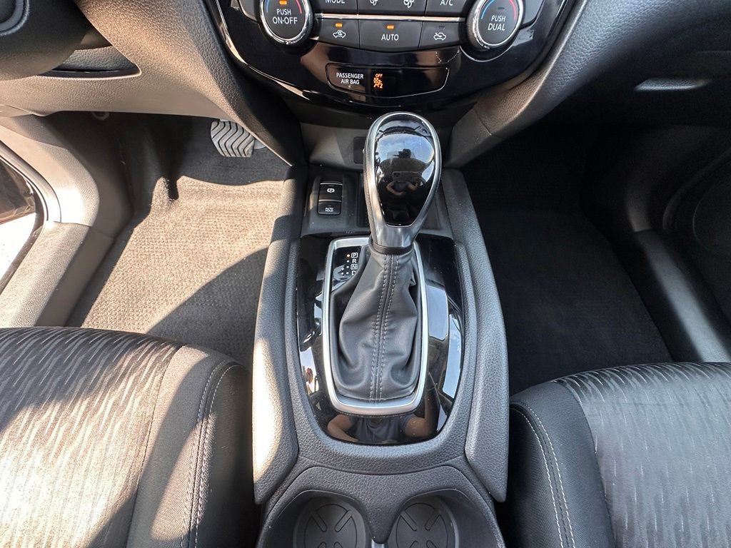 Used 2020 Nissan Rogue SV w/ Premium Package FWD image 23