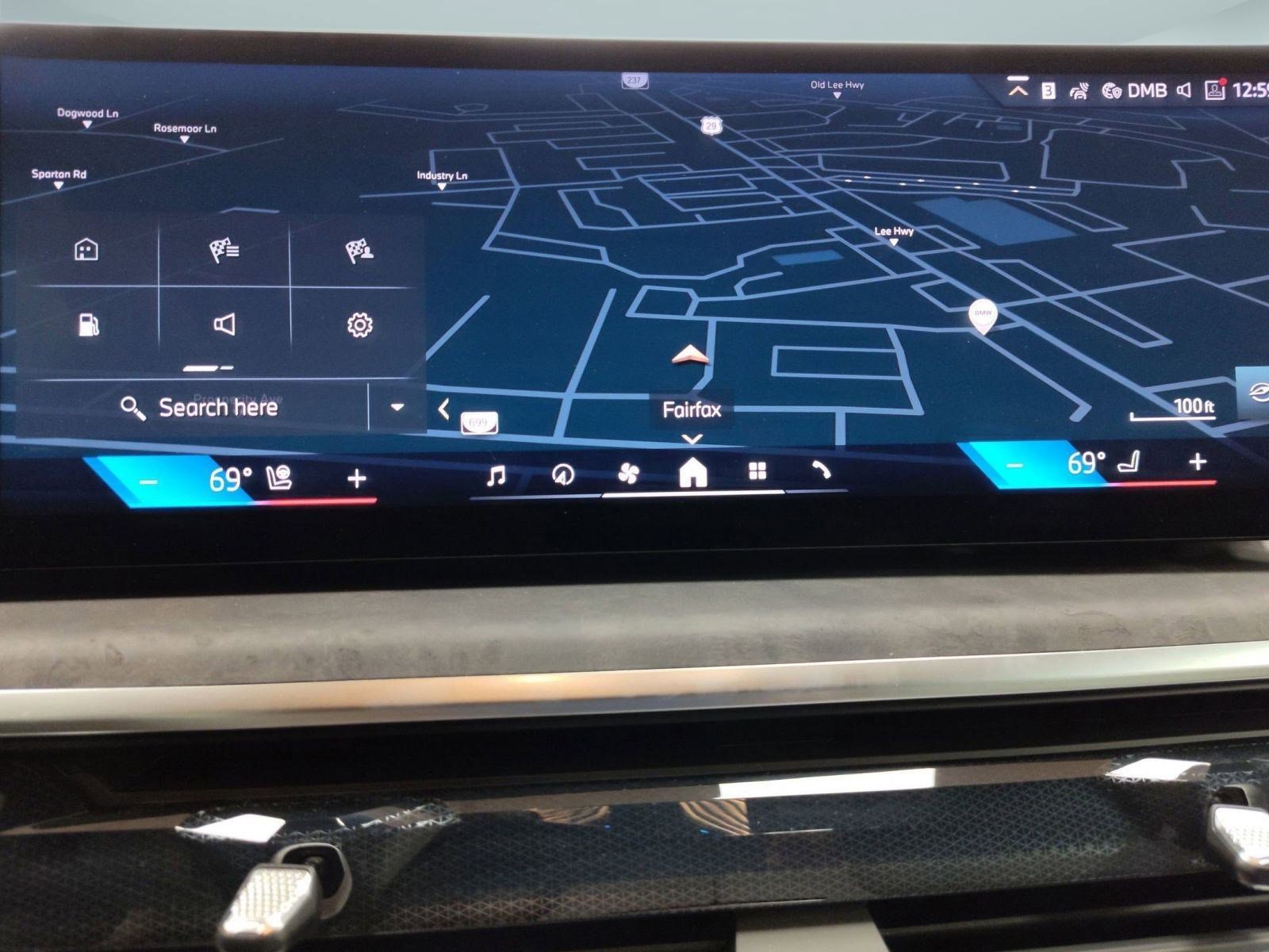 Used 2026 BMW X5 xDrive50e w/ M Sport Package image 19