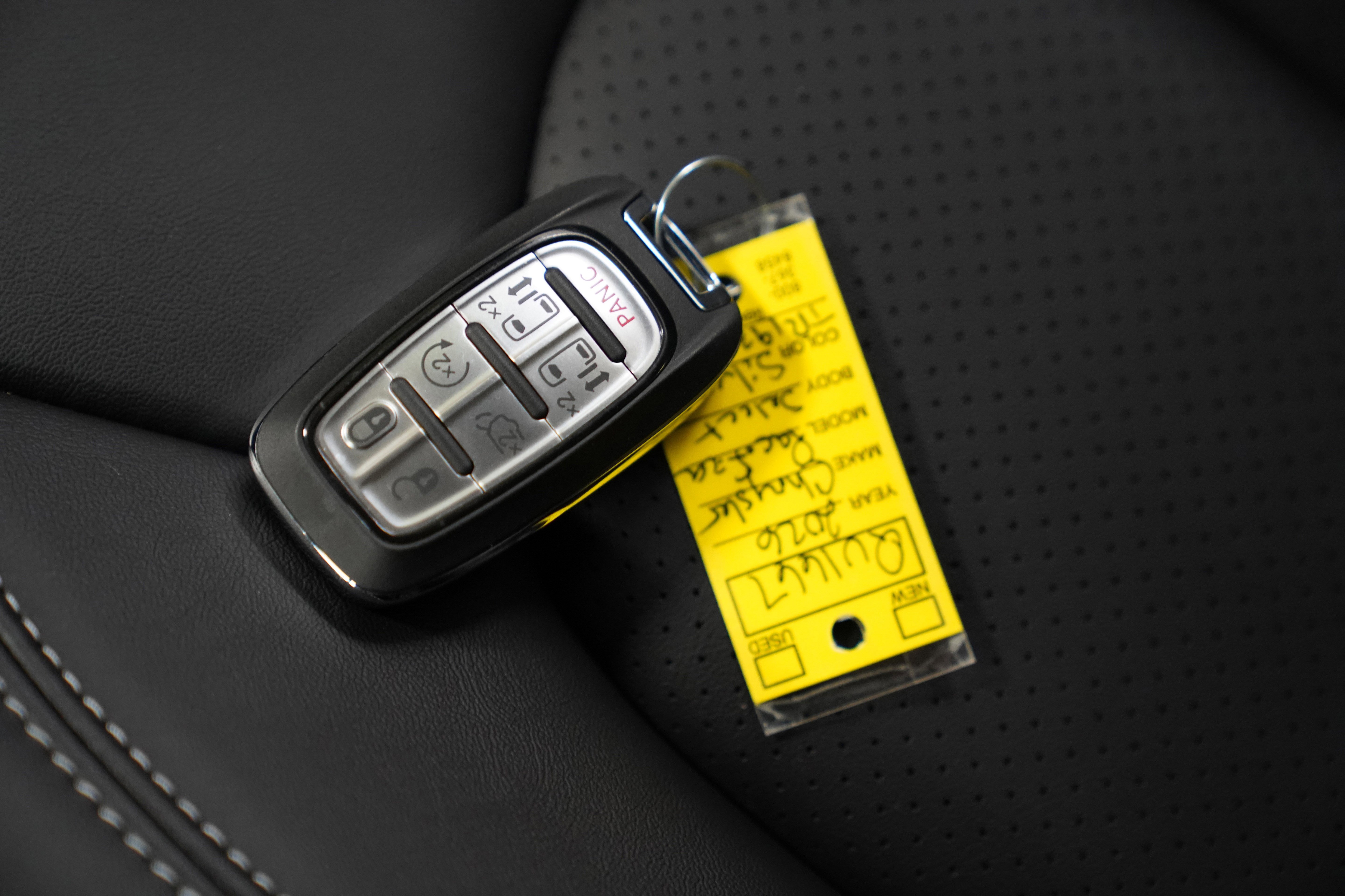 Used 2026 Chrysler Pacifica Select image 30