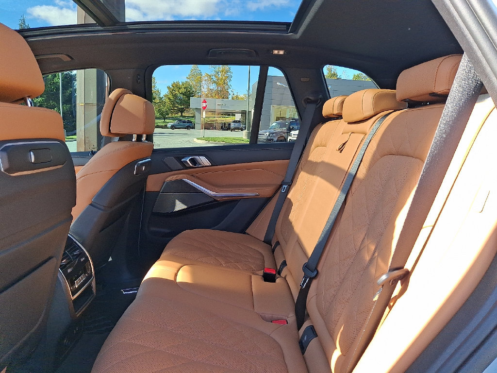 Used 2026 BMW X5 xDrive40i AWD/4WD image 10