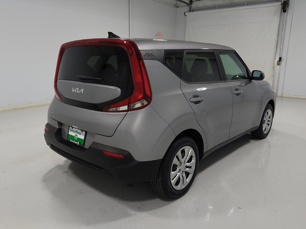 Used 2022 Kia Soul LX image 9