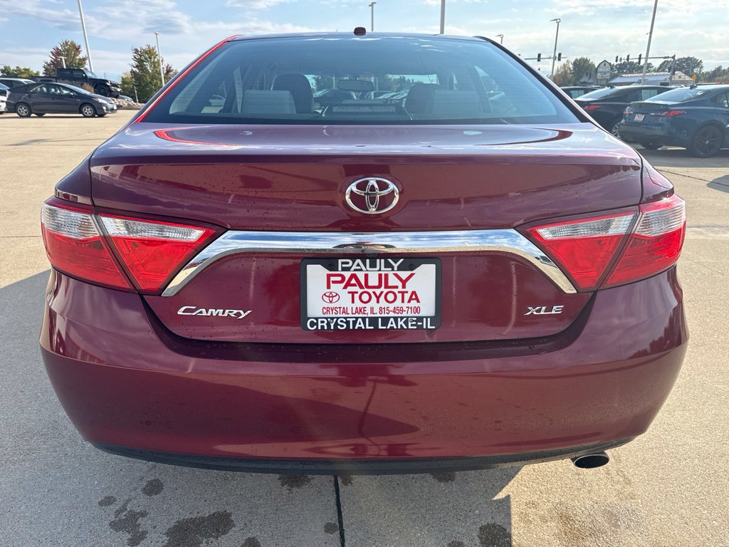 Used 2016 Toyota Camry XLE w/ Moonroof Package FWD image 4
