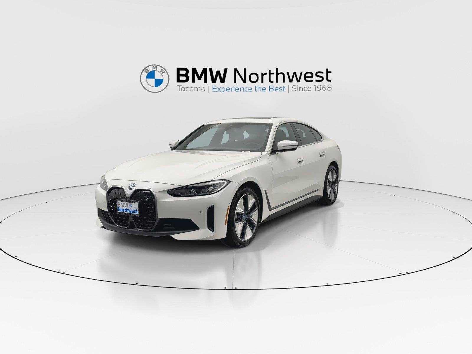 Used 2024 BMW i4 eDrive35 w/ Parking Assistance Package RWD image 9