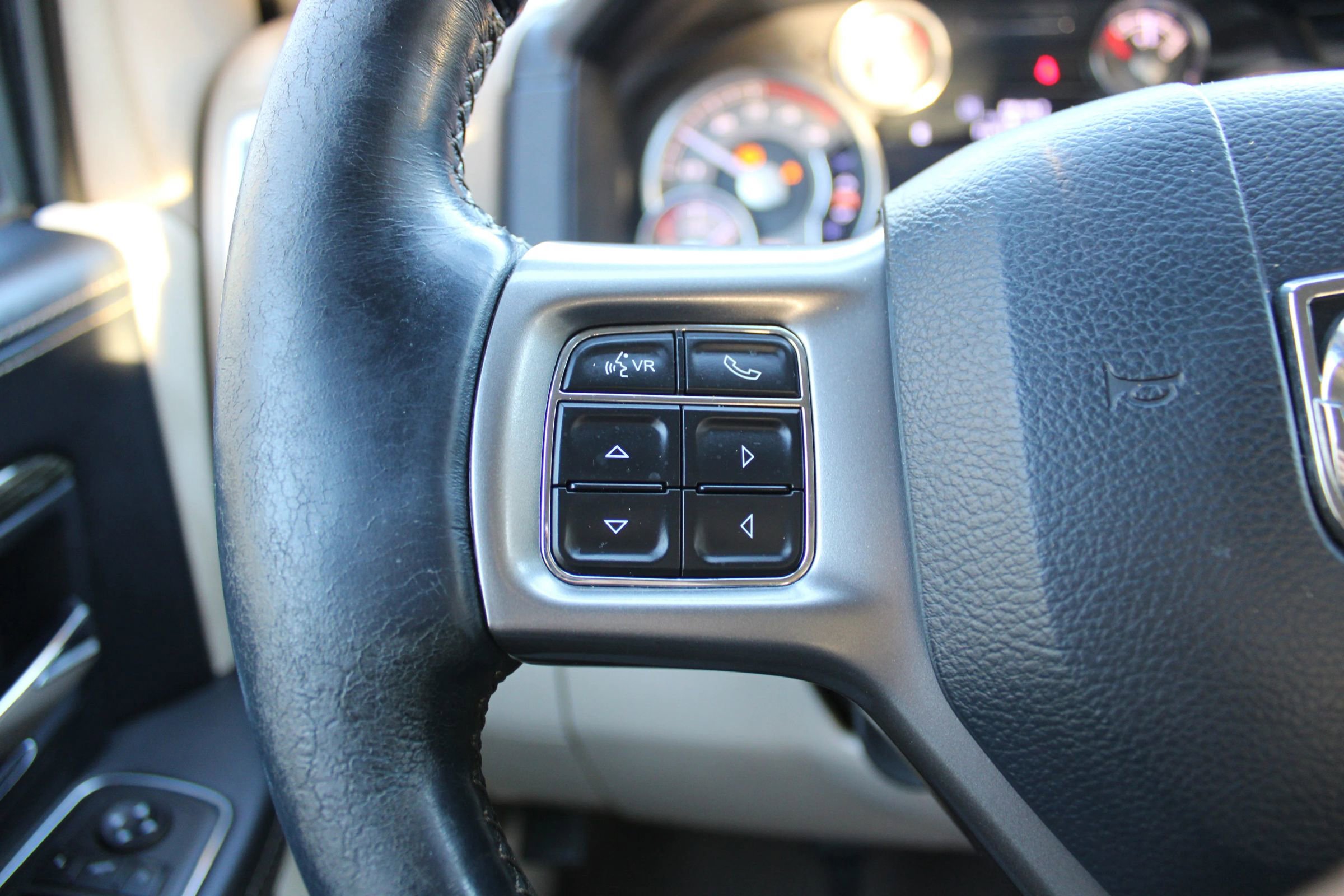 Used 2018 RAM 3500 Laramie Longhorn image 10