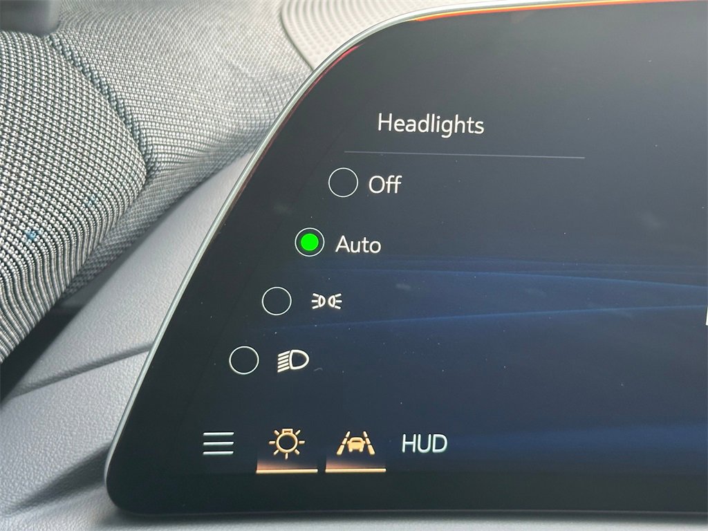 New 2026 Cadillac Optiq Luxury 2 image 34