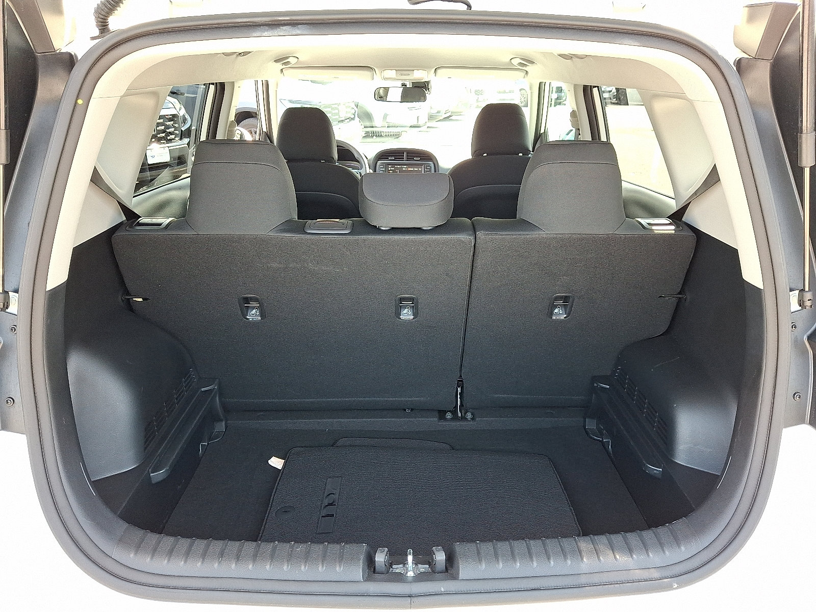 Certified 2025 Kia Soul LX w/ LX Technology Package FWD image 28