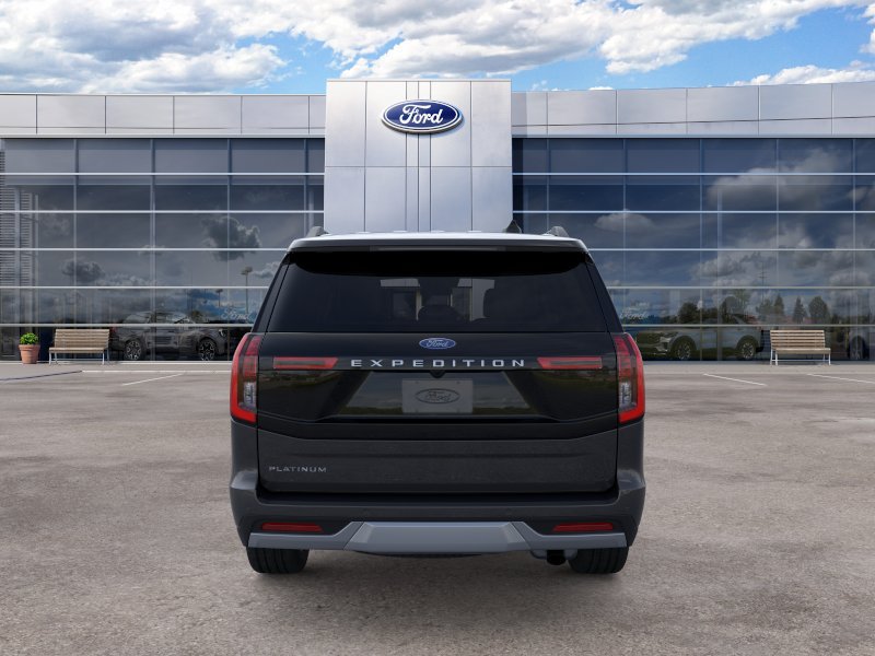 Used 2025 Ford Expedition Platinum w/ Driver's Package AWD/4WD image 5