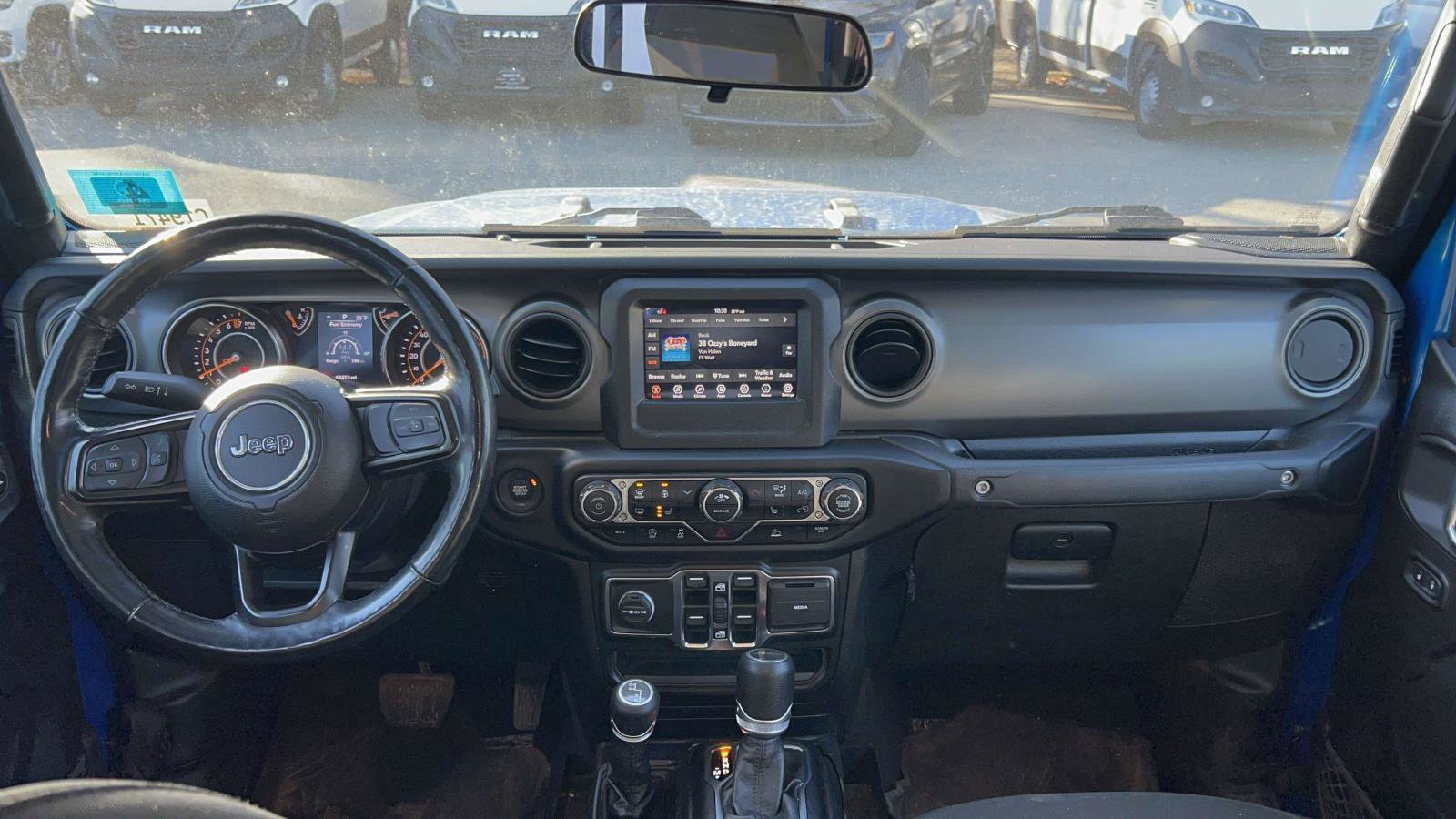 Used 2022 Jeep Gladiator Sport image 31