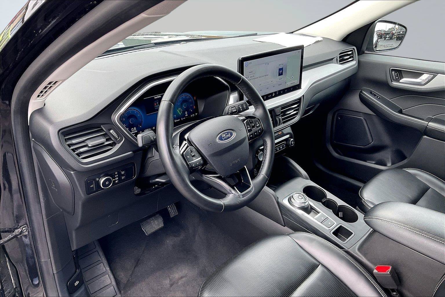 Used 2024 Ford Escape Platinum AWD/4WD image 15