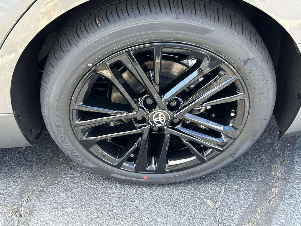 Used 2026 Toyota Camry SE FWD image 9
