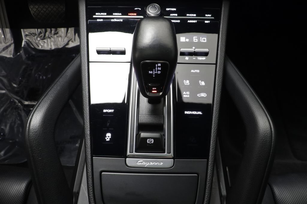 Used 2022 Porsche Cayenne Platinum Edition AWD/4WD image 12