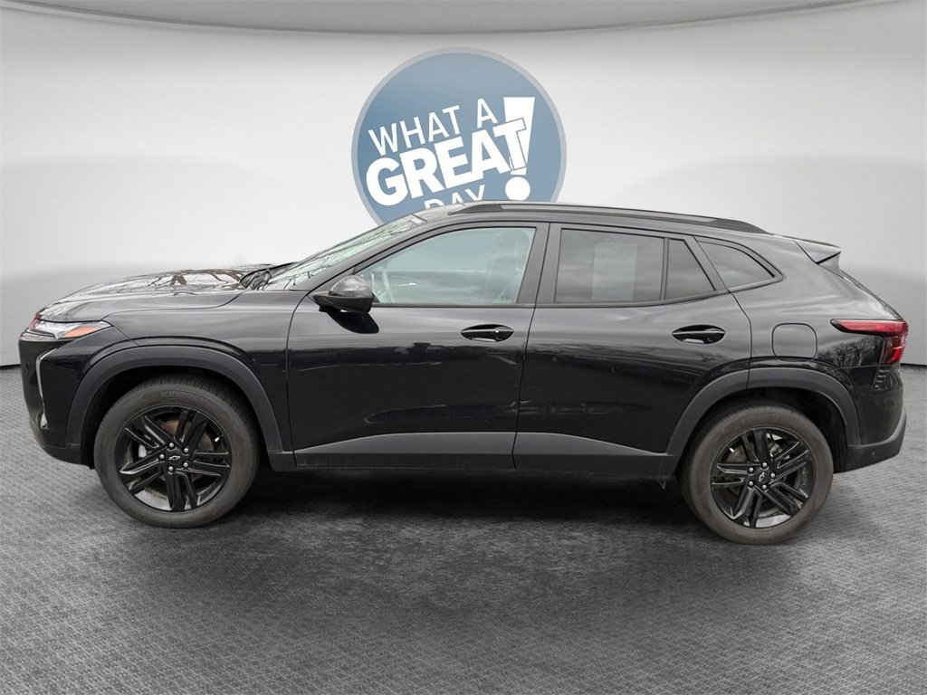 Used 2024 Chevrolet Trax ACTIV w/ Sunroof Package image 7