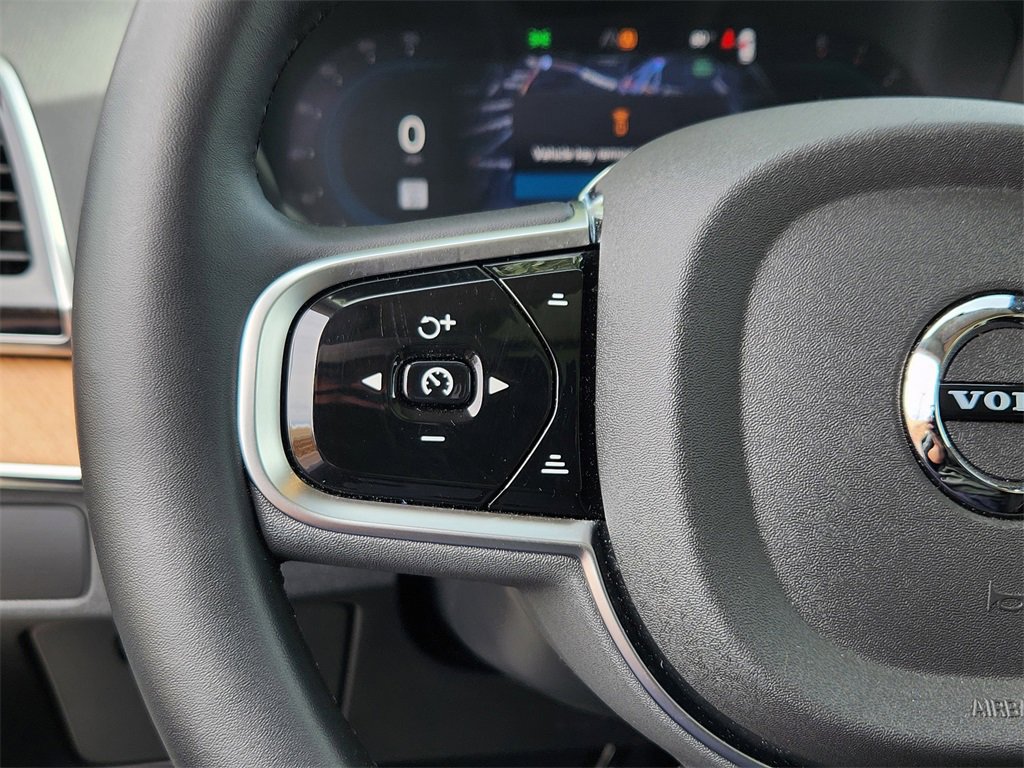 Used 2025 Volvo XC90 B6 Plus w/ Protection Package Premier image 9