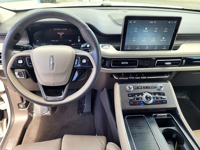 Used 2020 Lincoln Aviator Reserve w/ Equipment Group 201A image 9