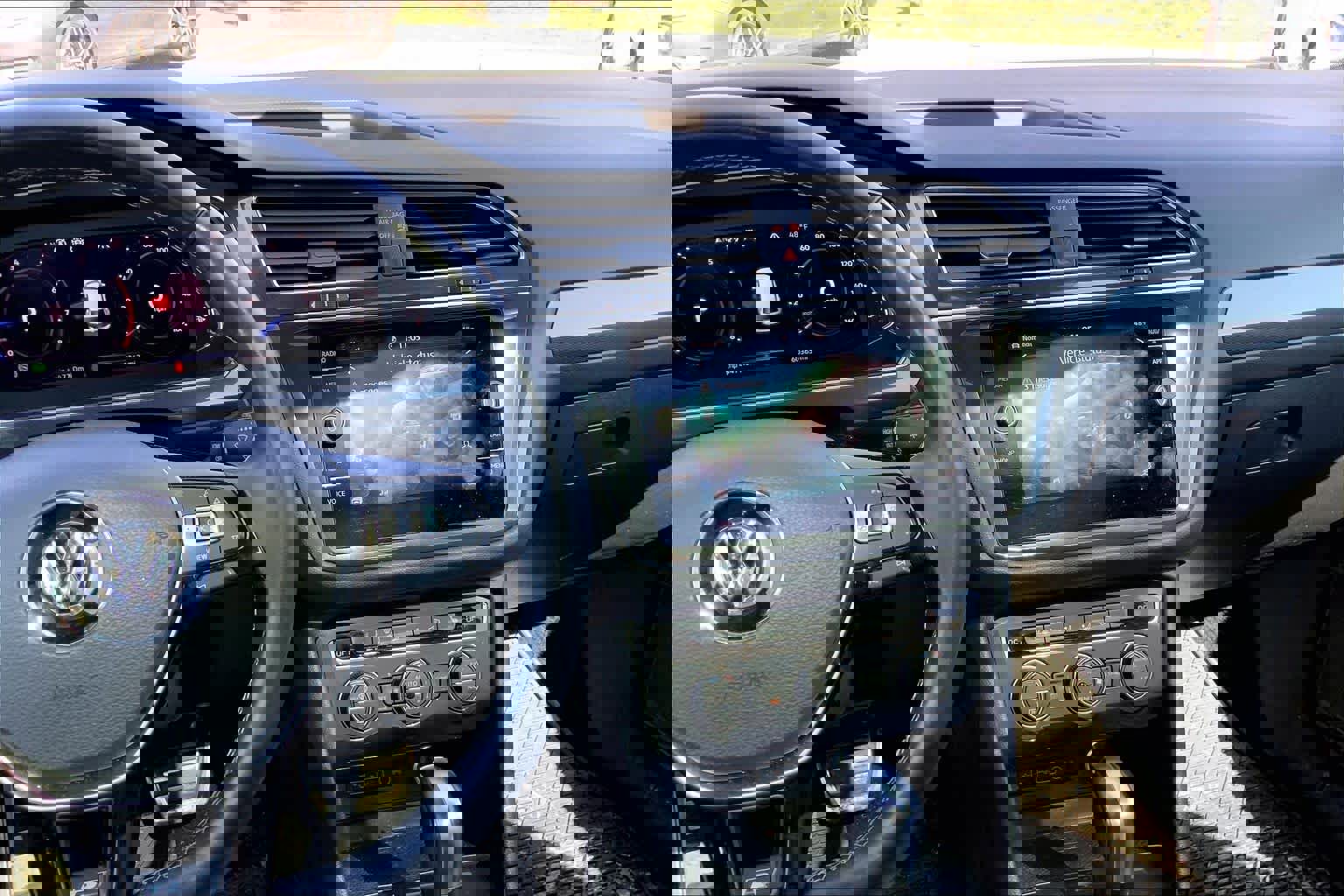 Used 2020 Volkswagen Tiguan SEL Premium R-Line w/ 3rd Row Seat Package image 7