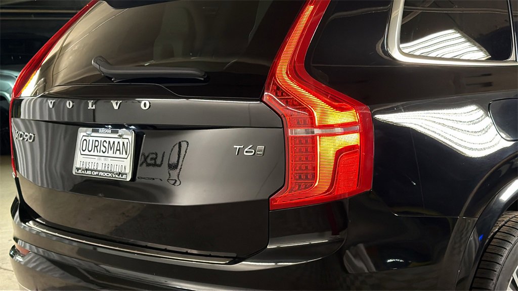 Used 2020 Volvo XC90 T6 Momentum w/ Protection Package Premier image 8