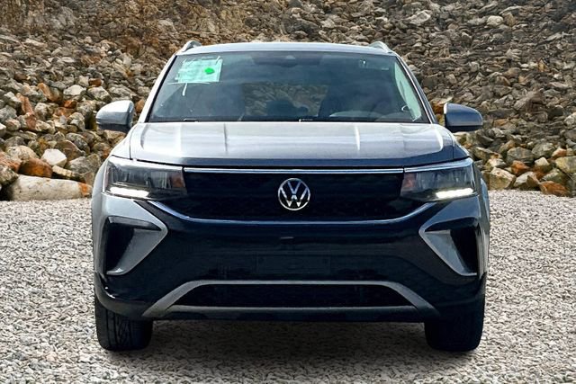 Used 2023 Volkswagen Taos SE image 3
