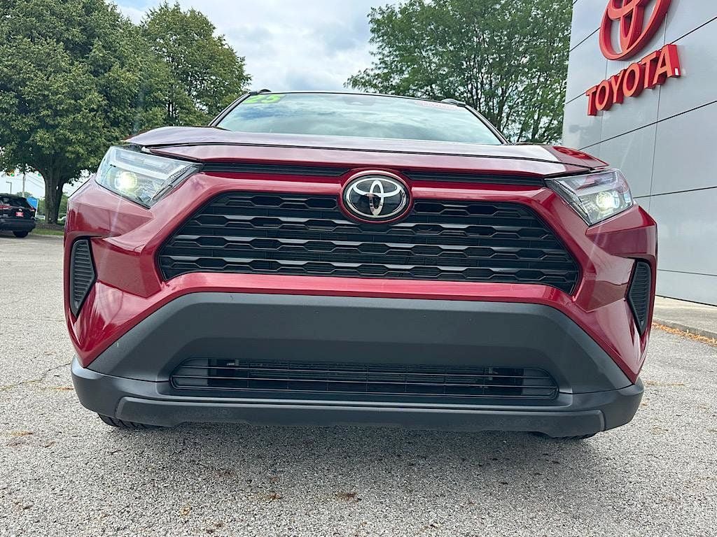Certified 2025 Toyota RAV4 XLE FWD image 9