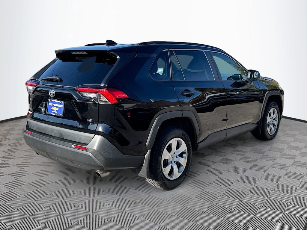 Used 2021 Toyota RAV4 LE image 5